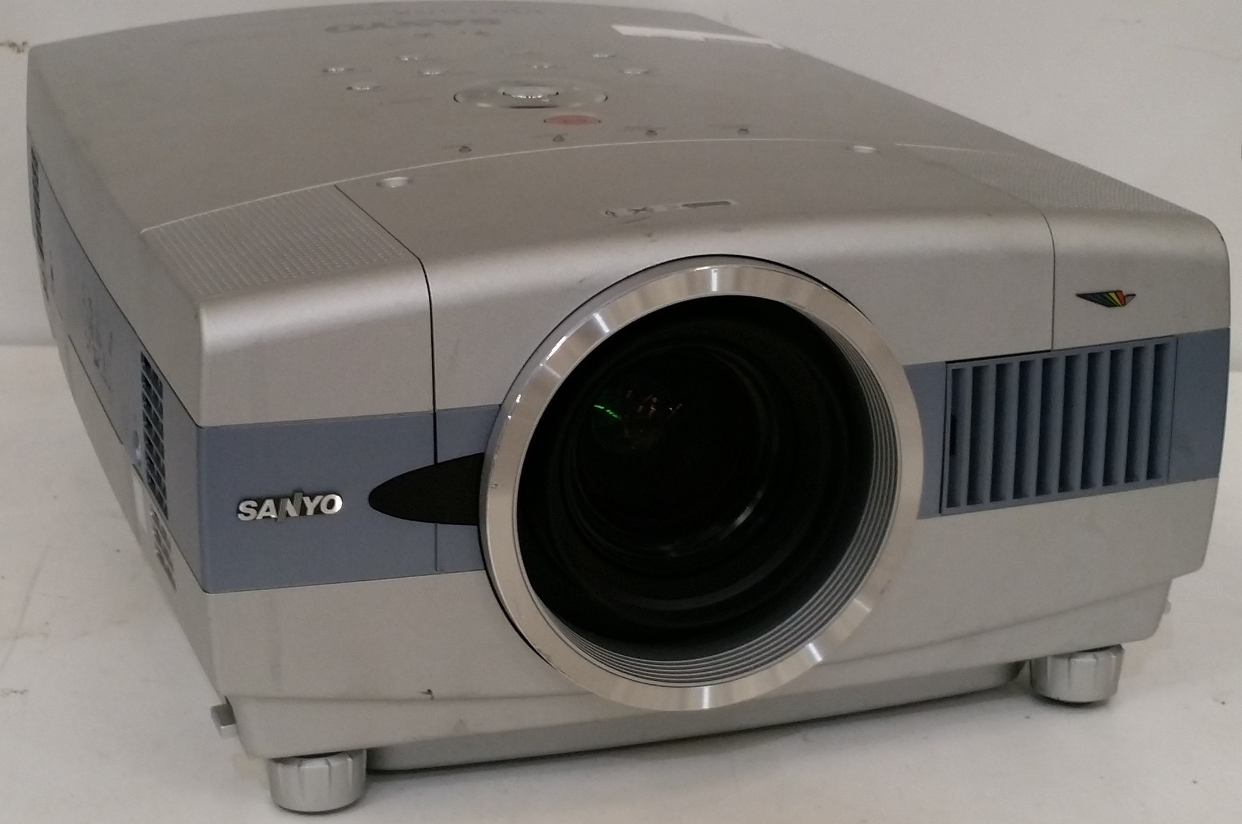 Sanyo Plc Xt Xga Lcd Projector Lot Allbids