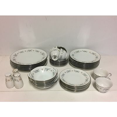 39 Piece Noritake Dinner Set