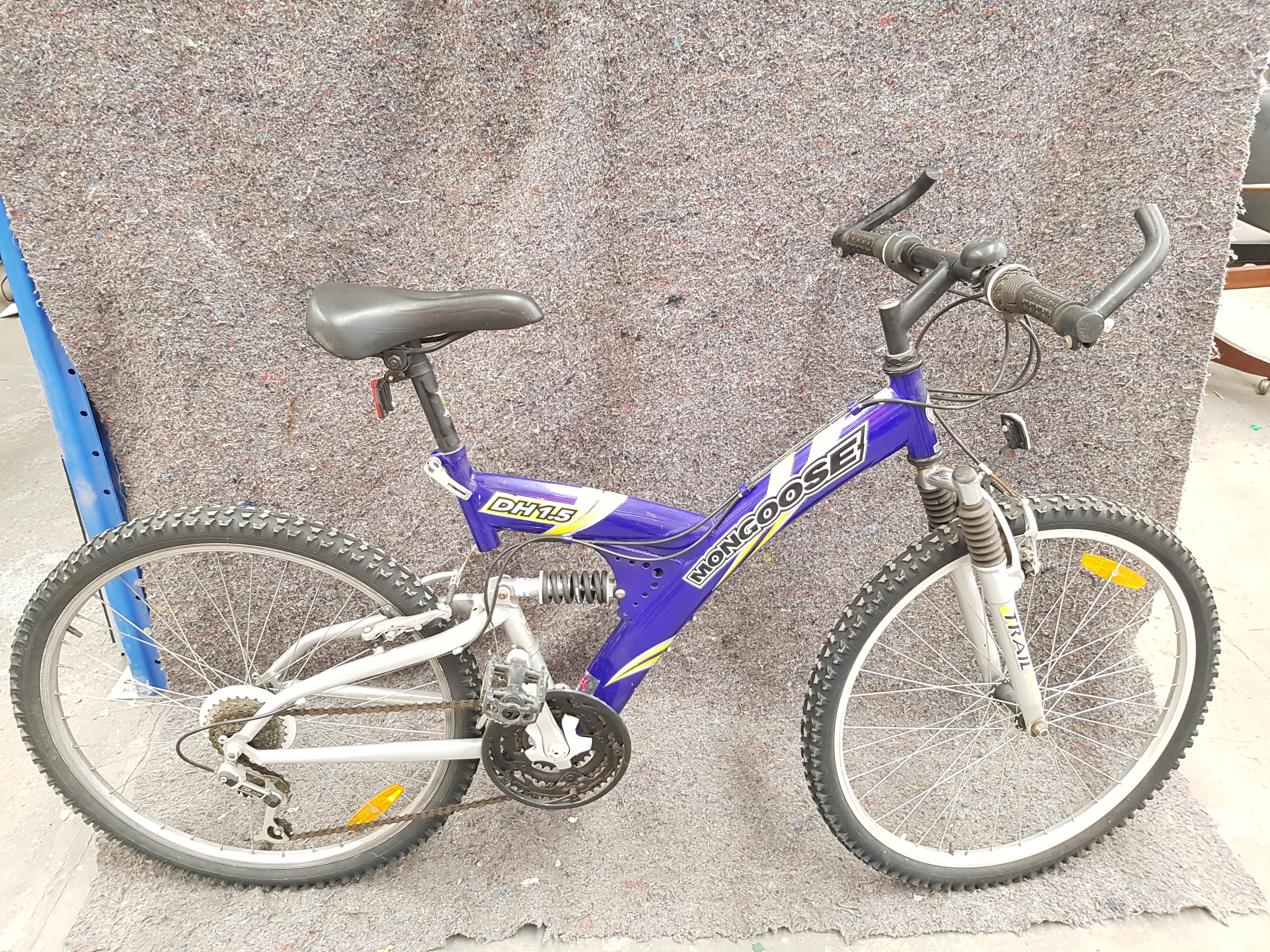 Mongoose DH 1.5 21 Speed Mountain Bike