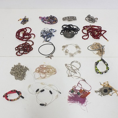 Assortment of Jewellery and Bracelets