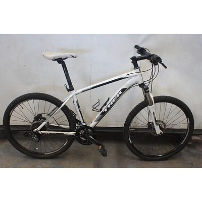 Trek 4500 27 Speed White Mountain Bike