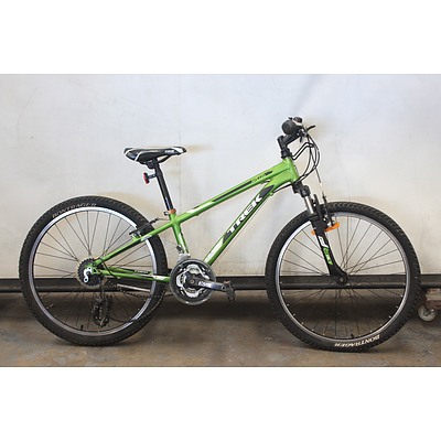 Trek MT 220 21 Speed Mountain Bike