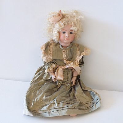 Vernon Seeley 1976 Porcelain Doll