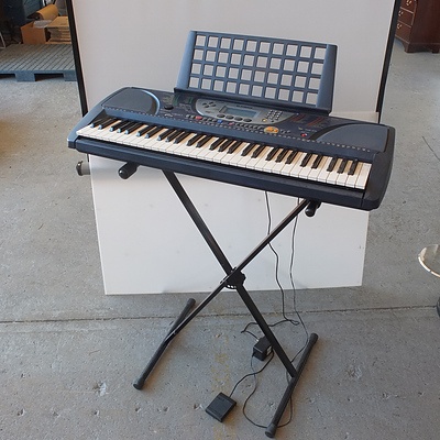 Yamaha PSR 270 Keyboard Including Folding Stand