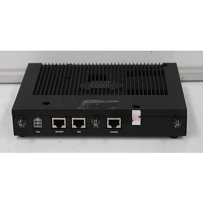 Extreme Networks AP-7131N Dual Radio Adaptive Services Access Point