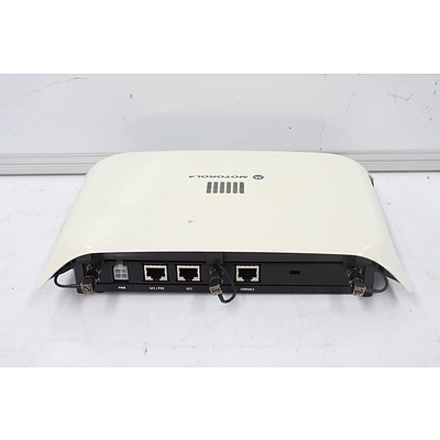 Extreme Networks AP-7131N Dual Radio Adaptive Services Access Point with Antenna
