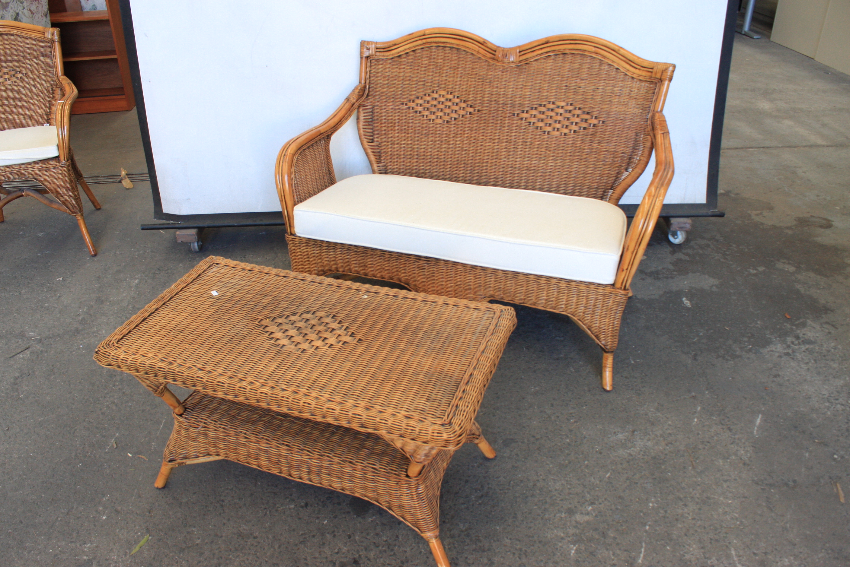 10 Piece Cane Outdoor Furniture Lot 871763 ALLBIDS
