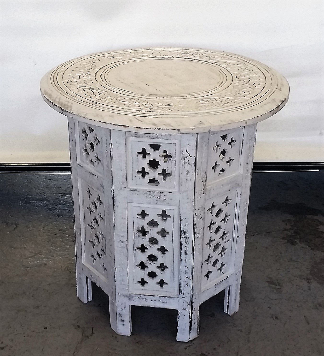 Wooden White Vase Stand or Side Lot 872373 ALLBIDS