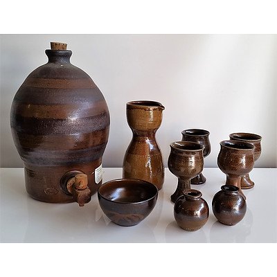 Large Collection of Bendigo Pottery and a bowl