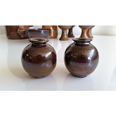 Large Collection of Bendigo Pottery and a bowl