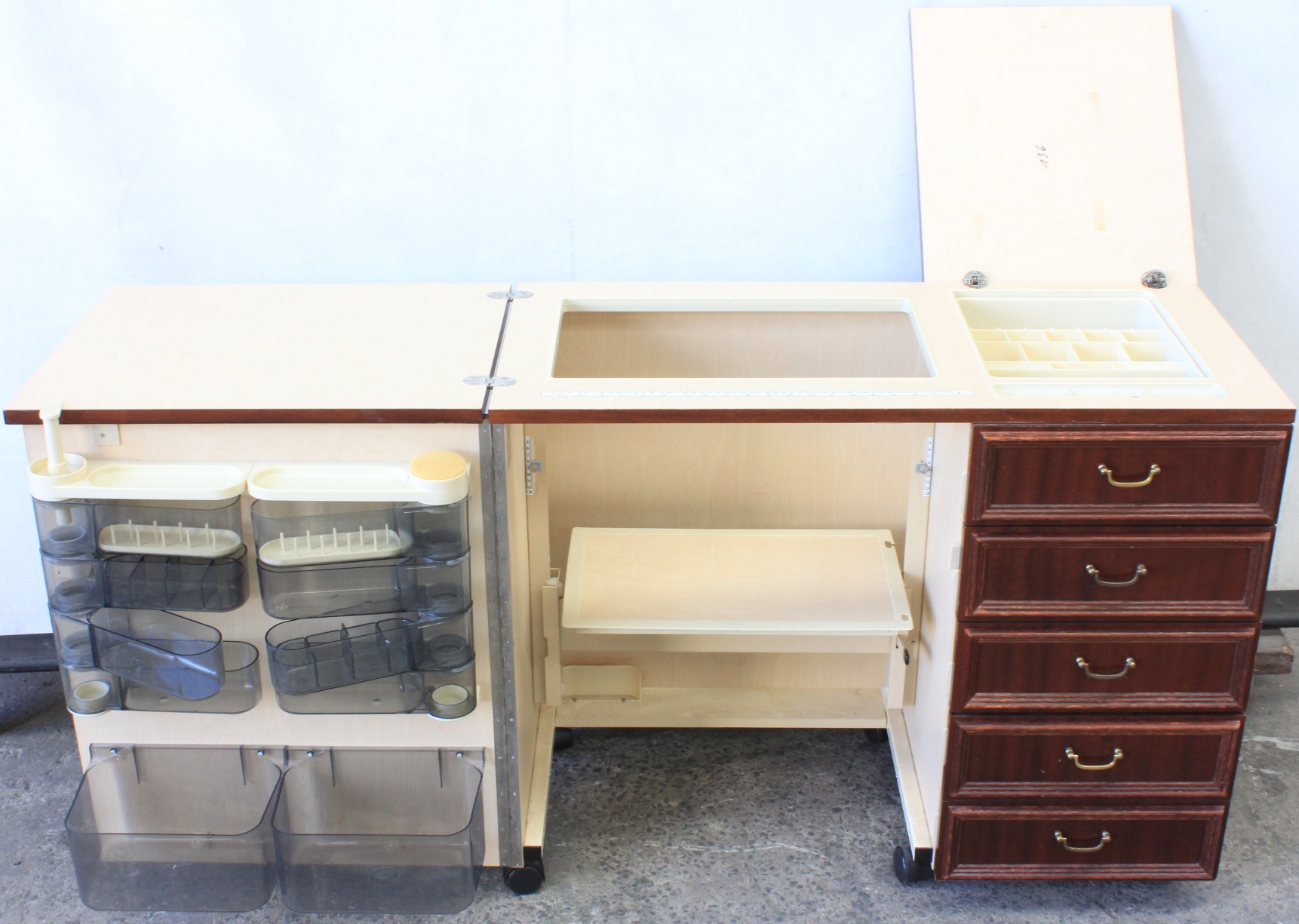 Horn Mobile Sewing Cabinet Lot 875131 Allbids