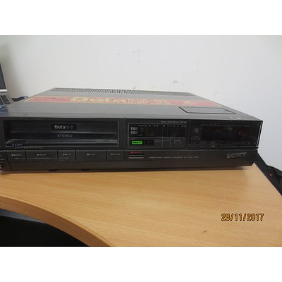 Sony Betamax Video Cassette Recorder Sl-Hf150