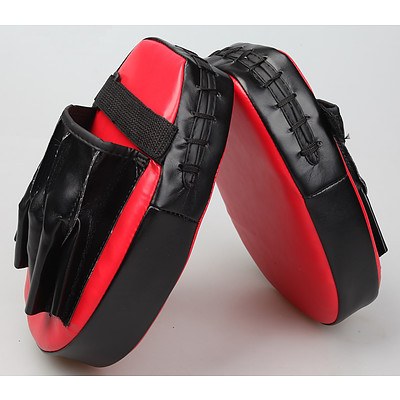 2 x Thai Boxing Punch Focus Gloves Kit Pad Mitt Karate Muay Training Red & Black - RRP $49.95 - Brand New