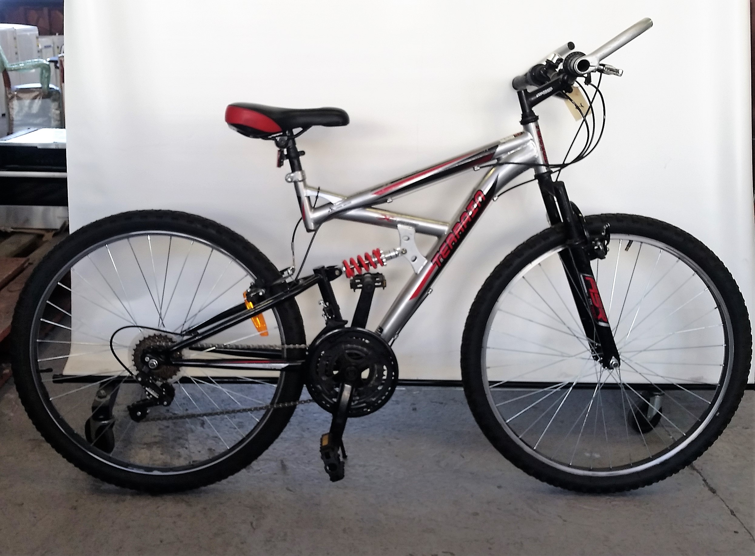 18 speed mountain bike