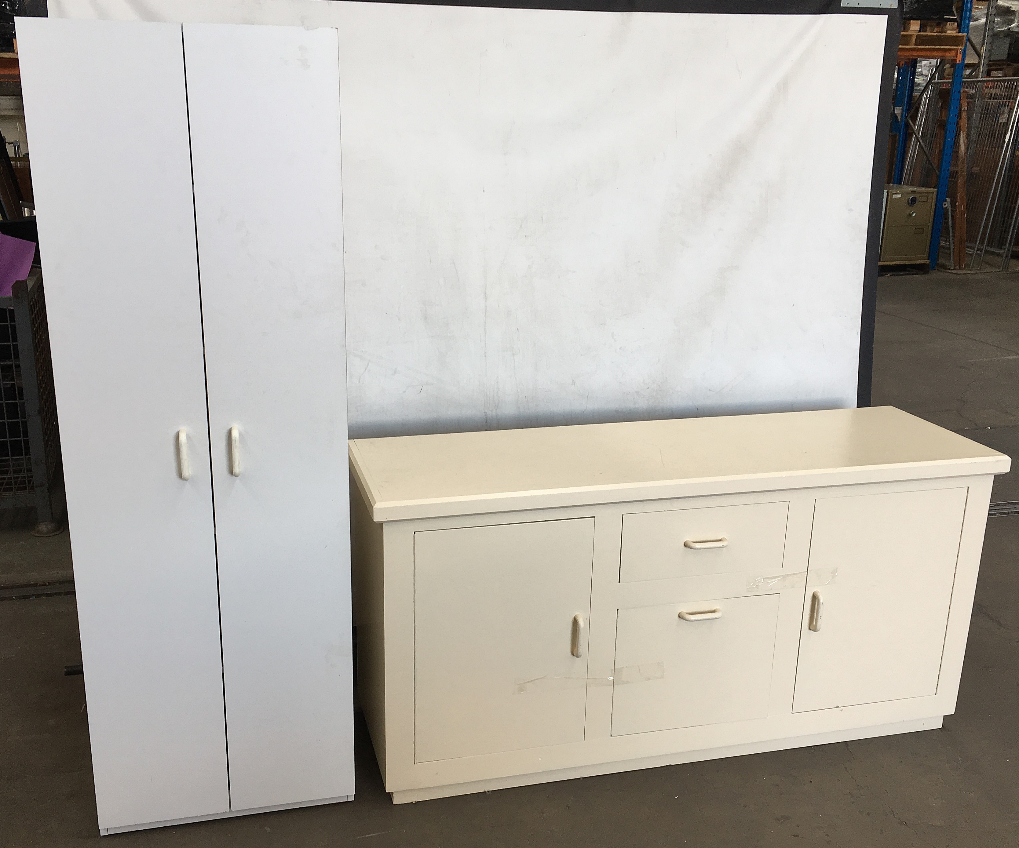 Laminate Cupboard and Ash Veneer Lot 892097 ALLBIDS