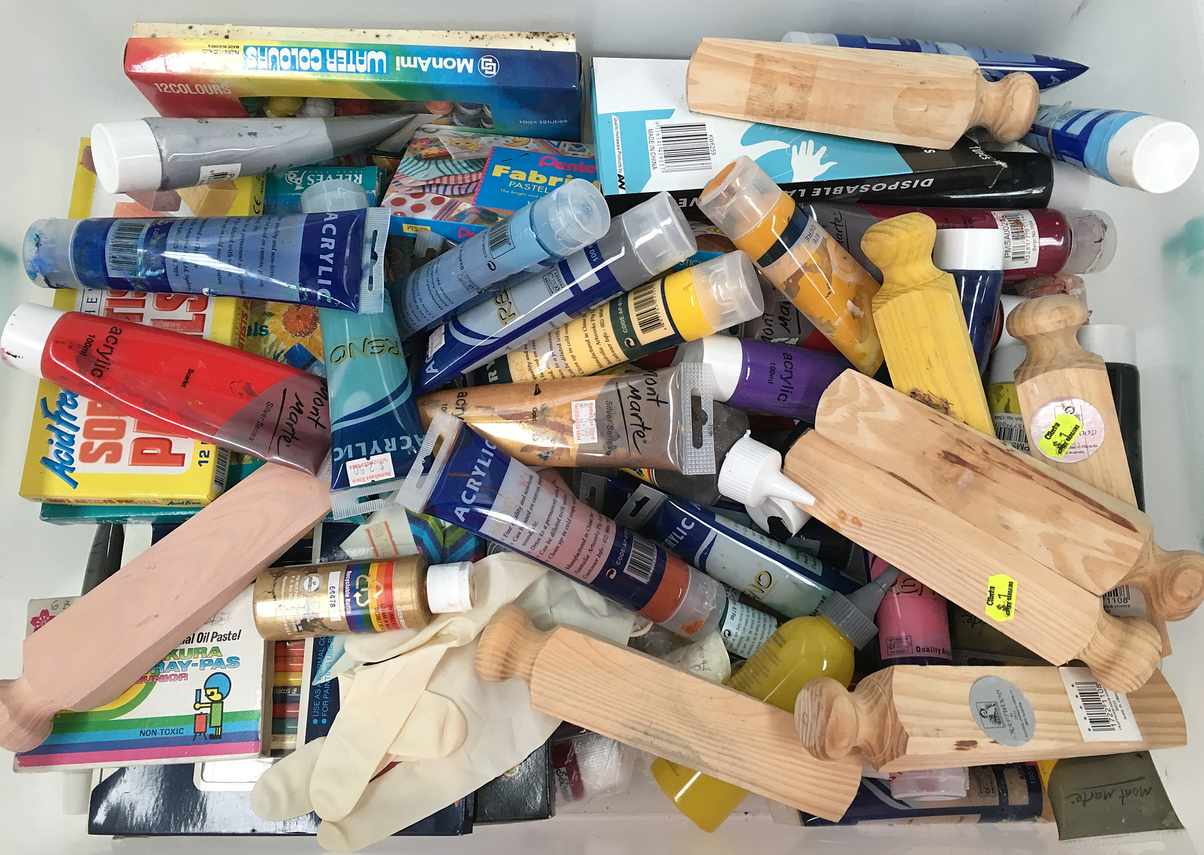 Large Collection of Art Supplies, Lot 893981 ALLBIDS