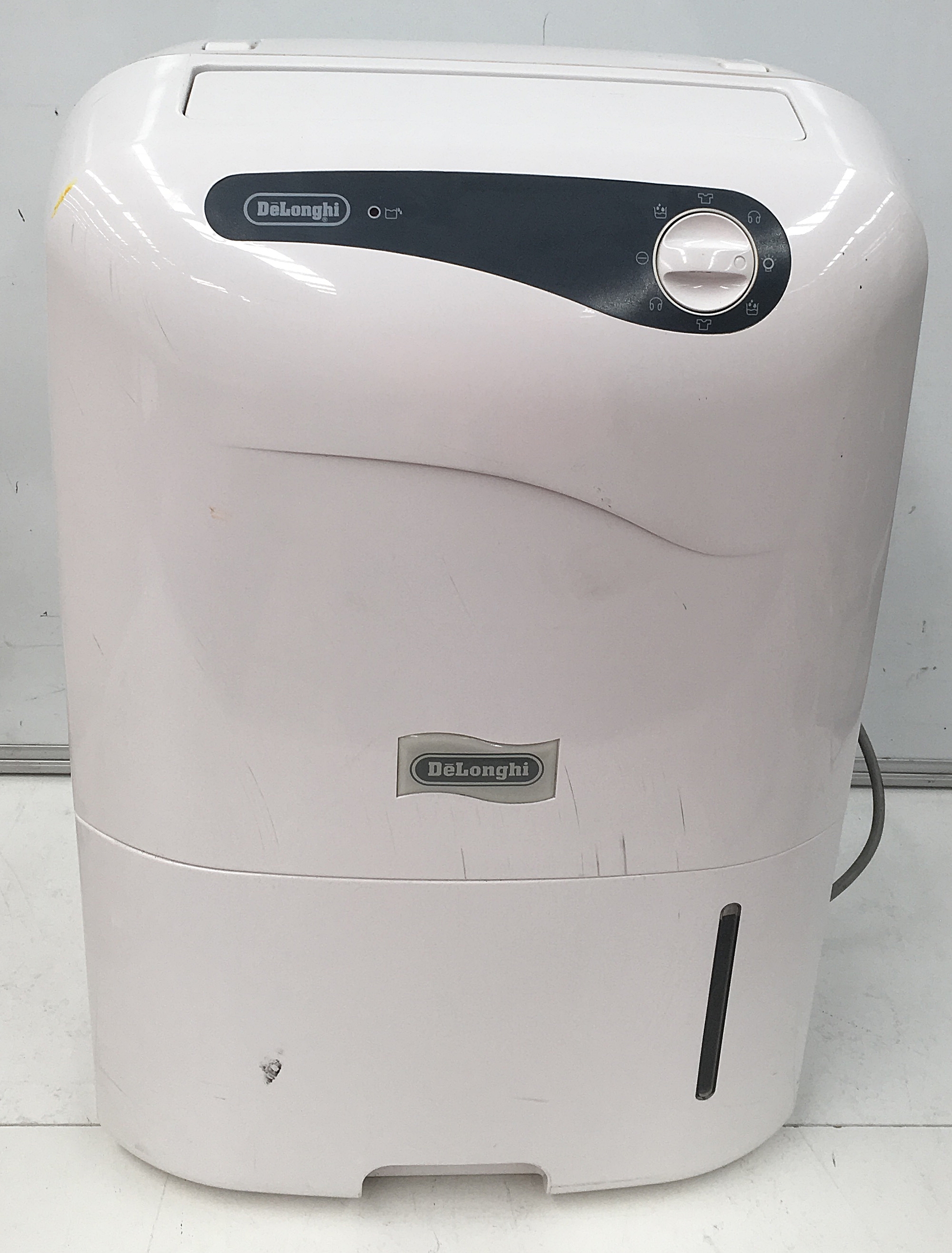 DeLonghi CF05M Dehumidifier Lot 891170 ALLBIDS