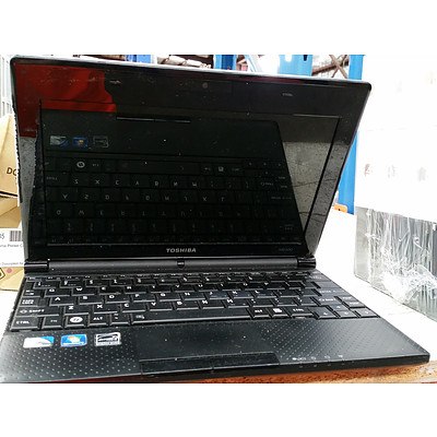 Toshiba NB500 10.4 Inch Intel Atom N570 1.667 GHz Laptop