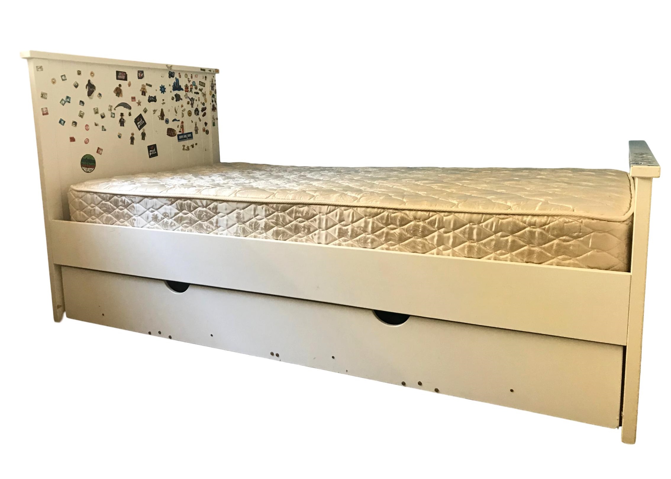 White King Single Bed with Trundle Lot 888107 ALLBIDS