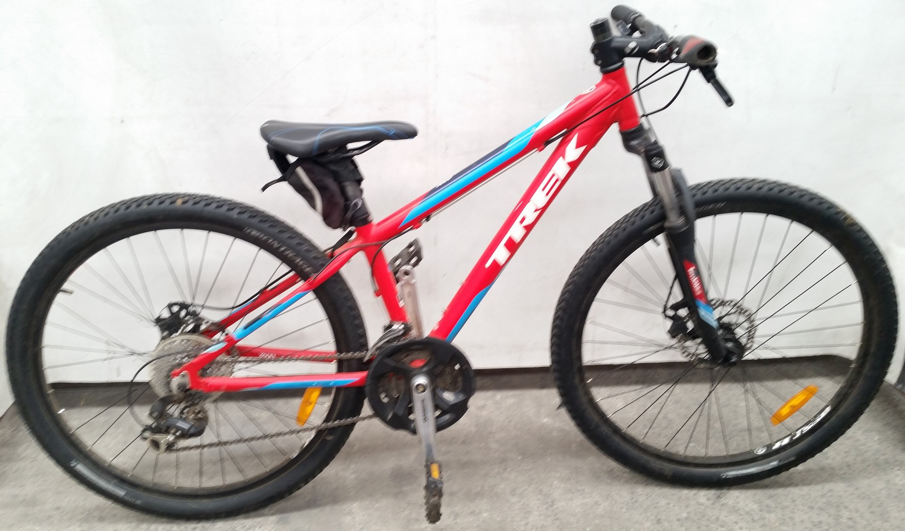 trek men's mountain bike 21 speed