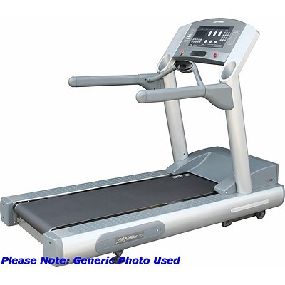 Life Fitness 95Ti Treadmill with FlexDeck Sock Adsorption System and USB Software Update - ORP $9,200