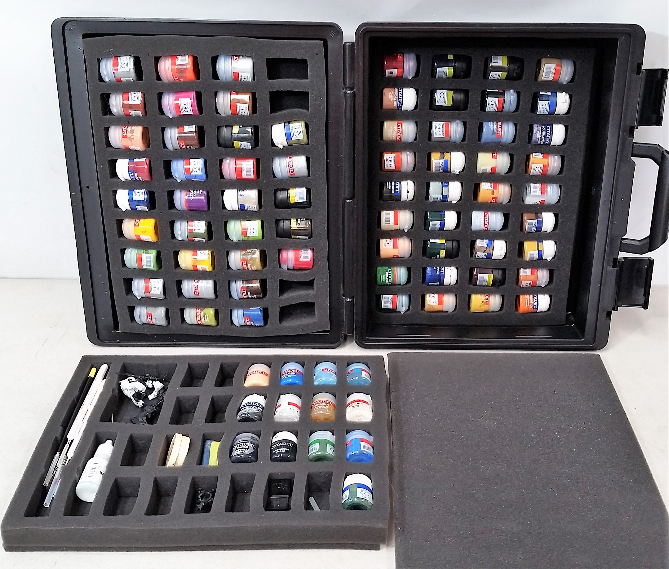 Case Full of Paints for Miniature Lot 897791 ALLBIDS