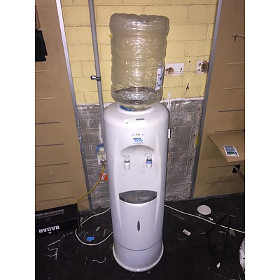 "Aqua To Go" Refrigerated Water Dispenser Machine