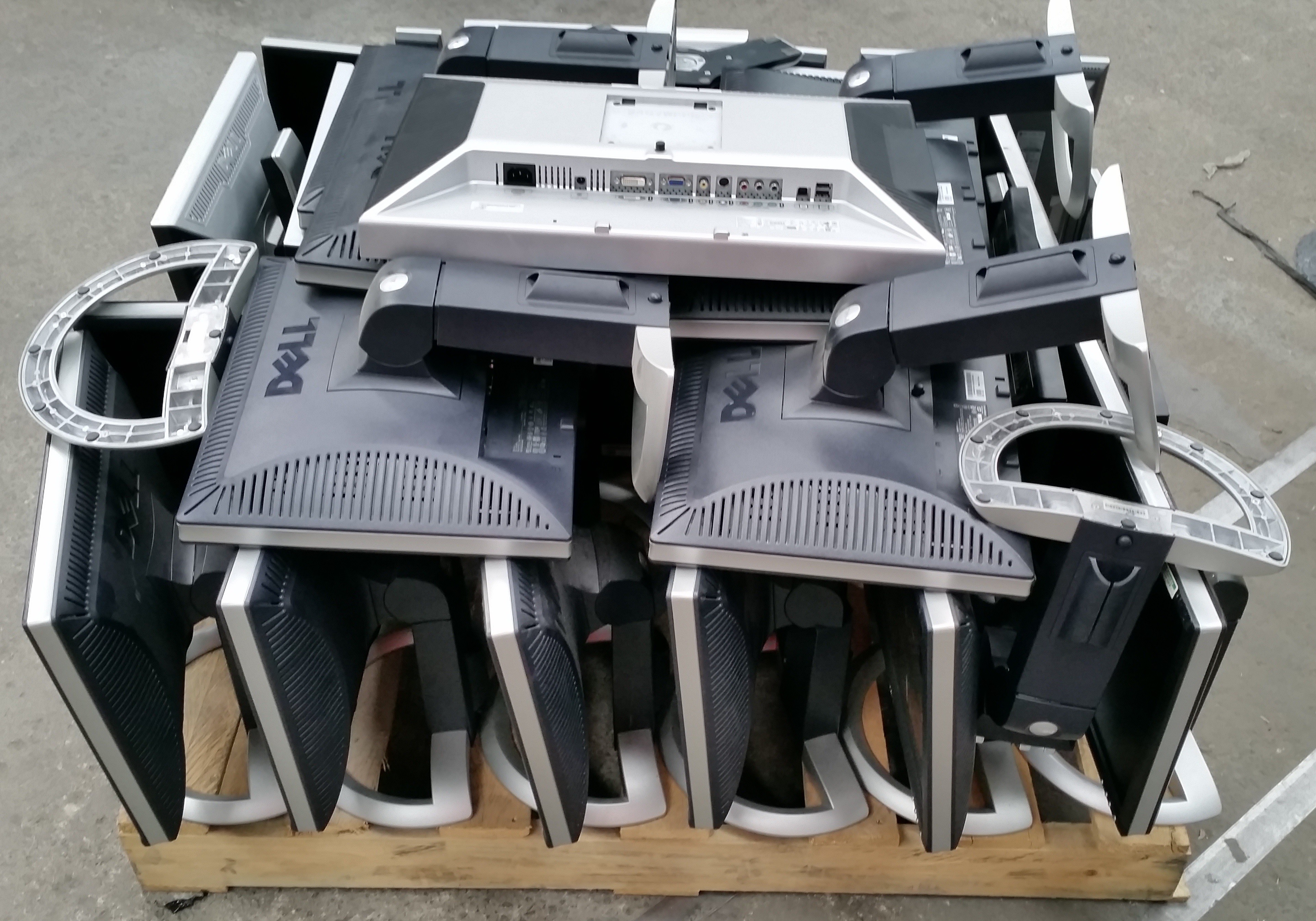 Bulk Lot of Computer Monitors Lot 943254 ALLBIDS