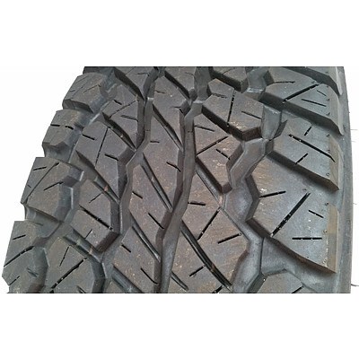 Set of 5 Dunlop GrandTrek AT1 16 inch 4WD Tyres - Near New Condition