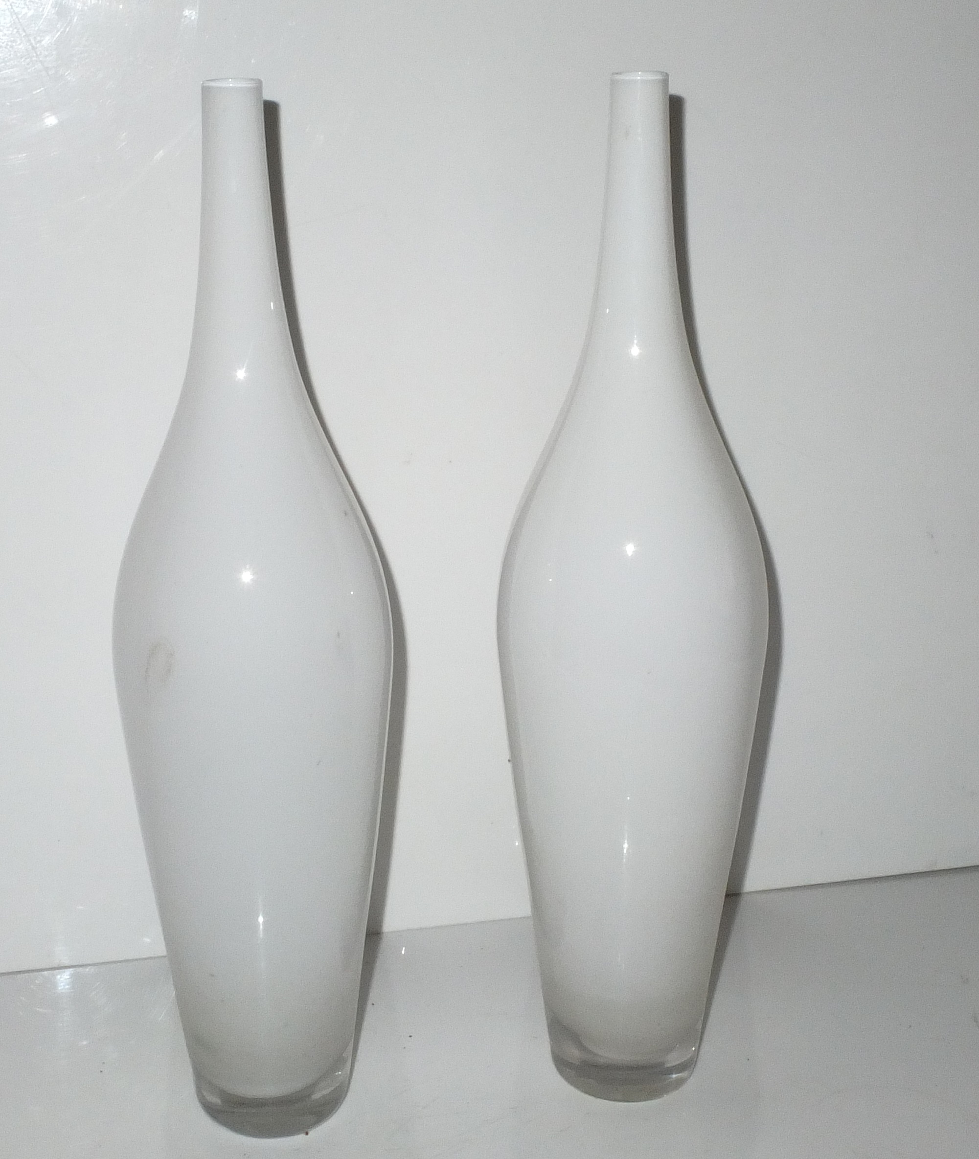 Pair of Tall Contemporary White Lot 912708 ALLBIDS