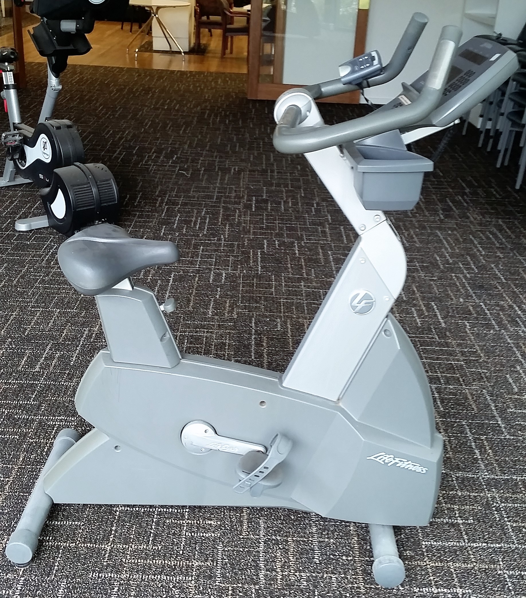 life fitness 90c upright bike