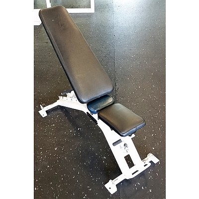 Nautilus Adjustable Bench - Commercial Grade