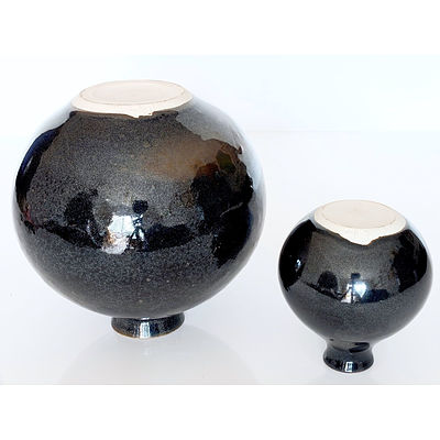 Shigeo Shiga (1928-2011) Two Glazed Stoneware Vases