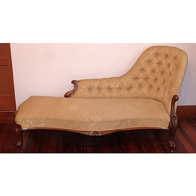 Victorian Walnut Chase Lounge With Carved Cabriole Supports