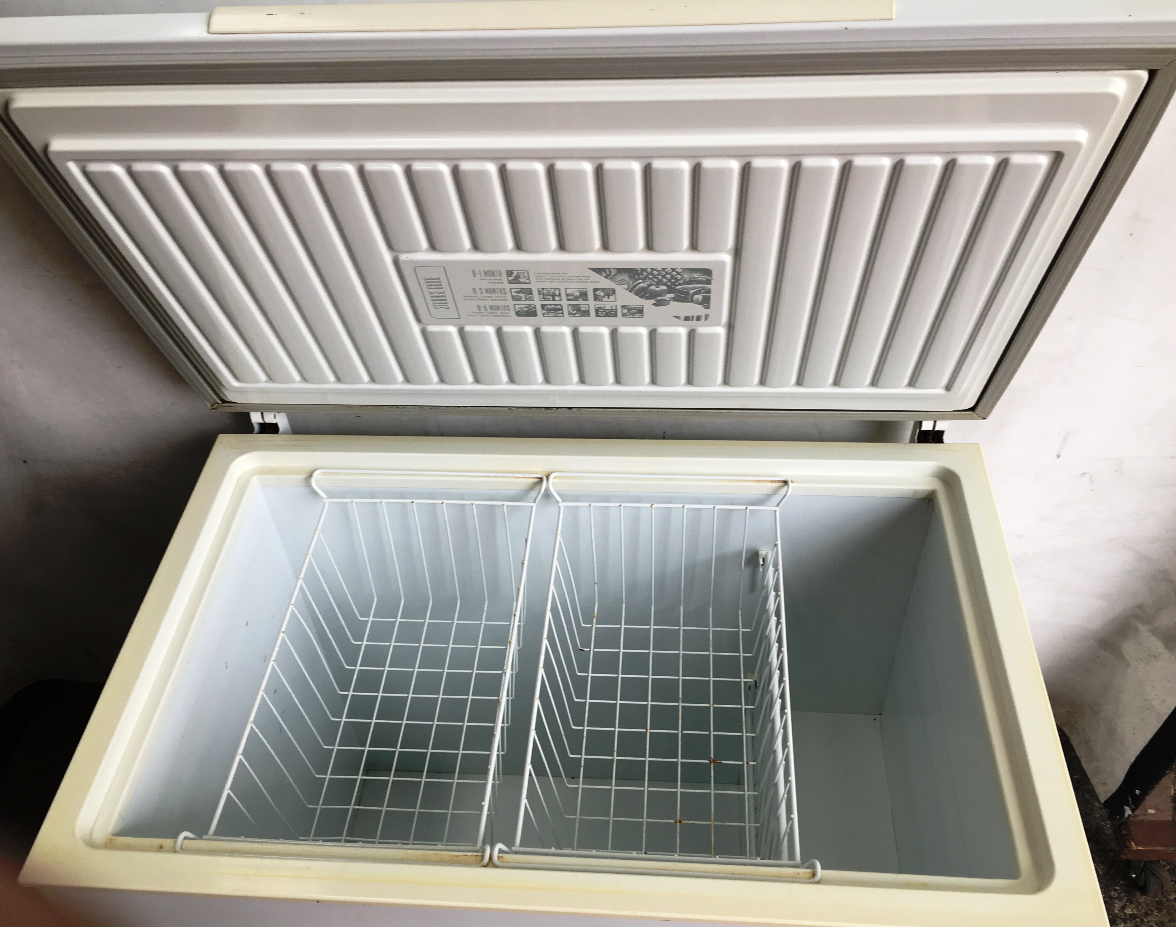 Kelvinator 320L Chest Freezer Lot 920490 ALLBIDS