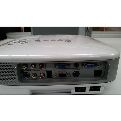 NEC VT470 SVGA 3 LCD Projector