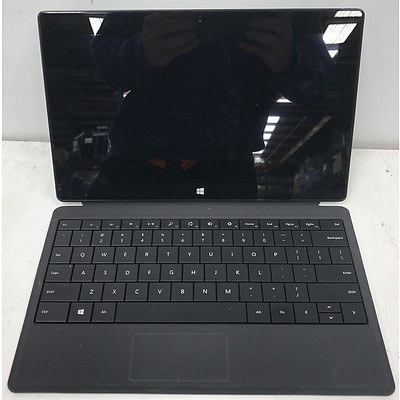 Microsoft Surface 1.3GHz windows RT 10.6" Touchscreen 64Gb Black