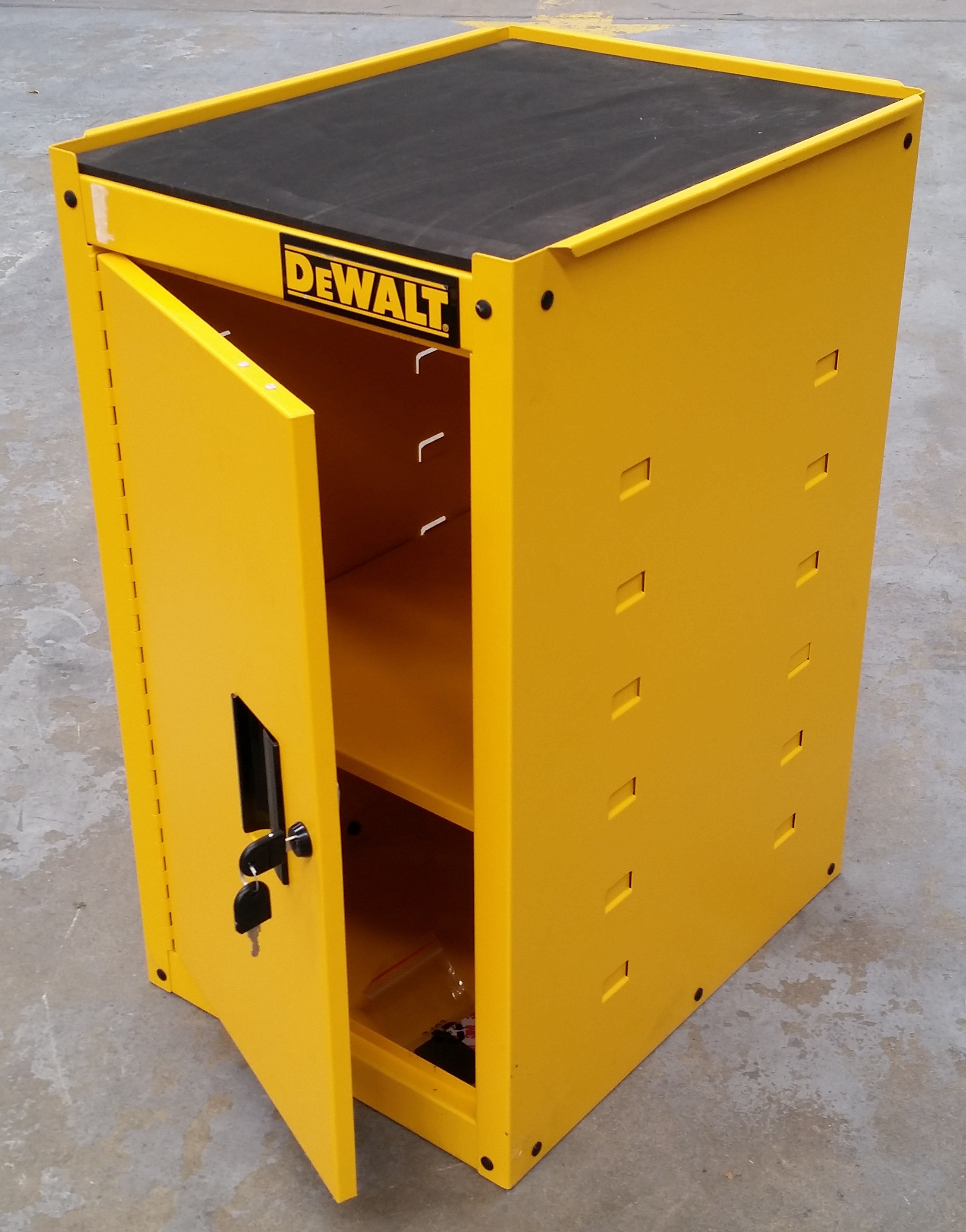 DeWalt Single Door Storage Unit Lot 947799 ALLBIDS