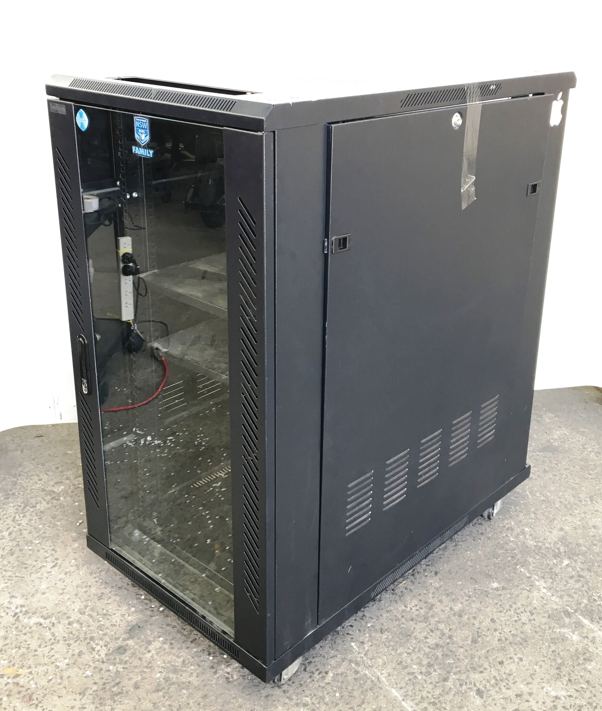 22RU Server Rack - Lot 920494 | ALLBIDS