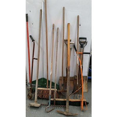 Selection of Garden Tools - Lot of 16