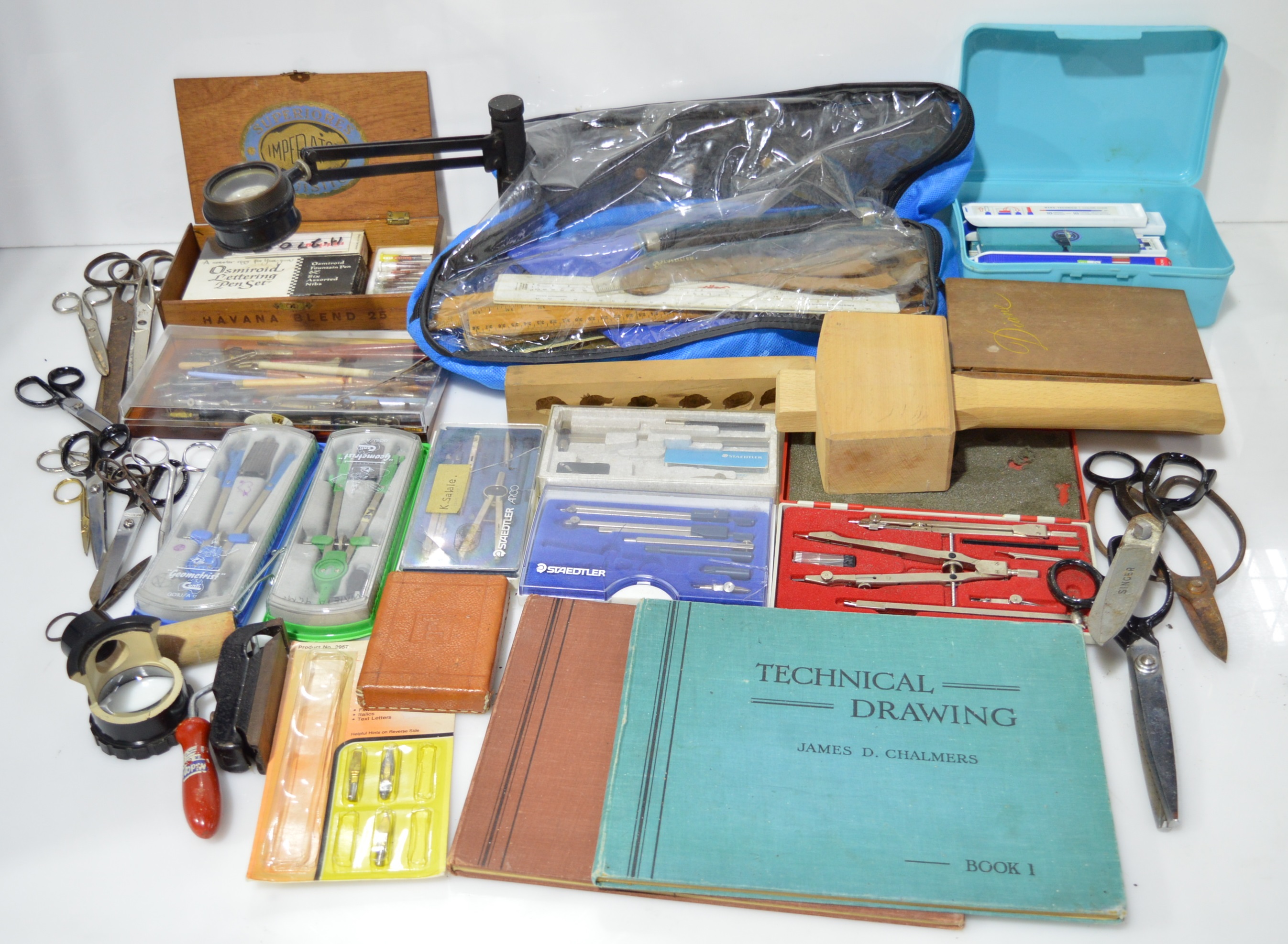 Group of Technical Drawing Equipment - Lot 951907 | ALLBIDS