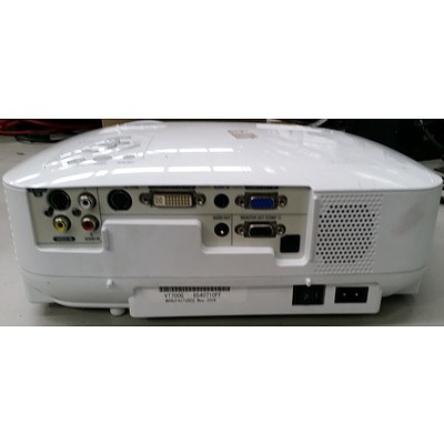 NEC VT700G XGA 3LCD Projector