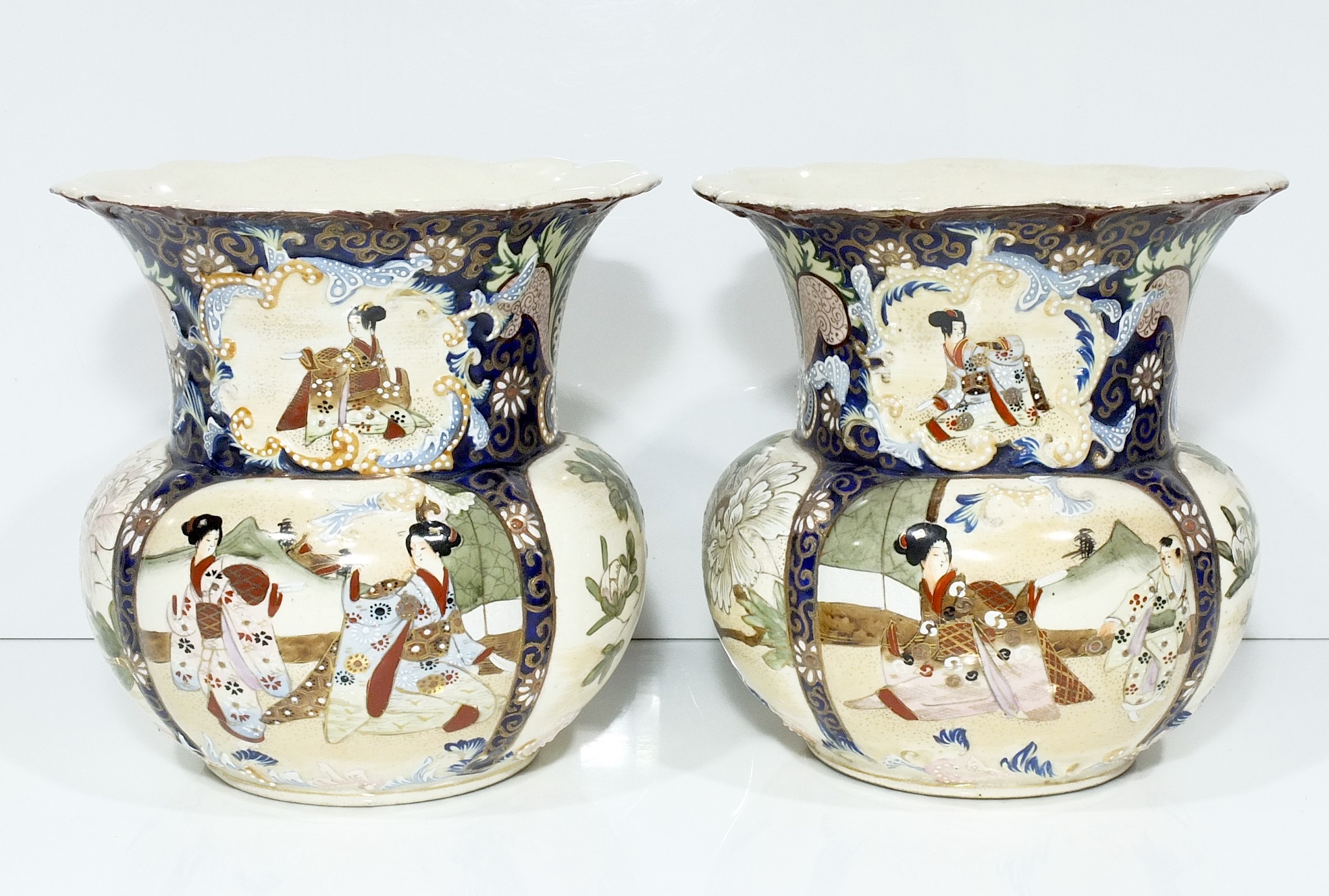 'Pair of Japanese Satsuma Large Bulb Shape Vases Meiji Period 1868-1912'