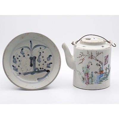 Chinese Fujian Ware Blue and White Dish and a Republic Famille Rose Teapot Damages