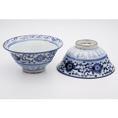 Pair Chinese Fujian Ware Blue and White Conical Bowls Early 19th Century