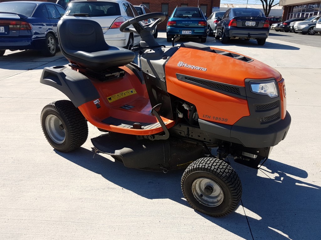 Husqvarna 30inch Ride on Lawn Mower Lot 945179 ALLBIDS