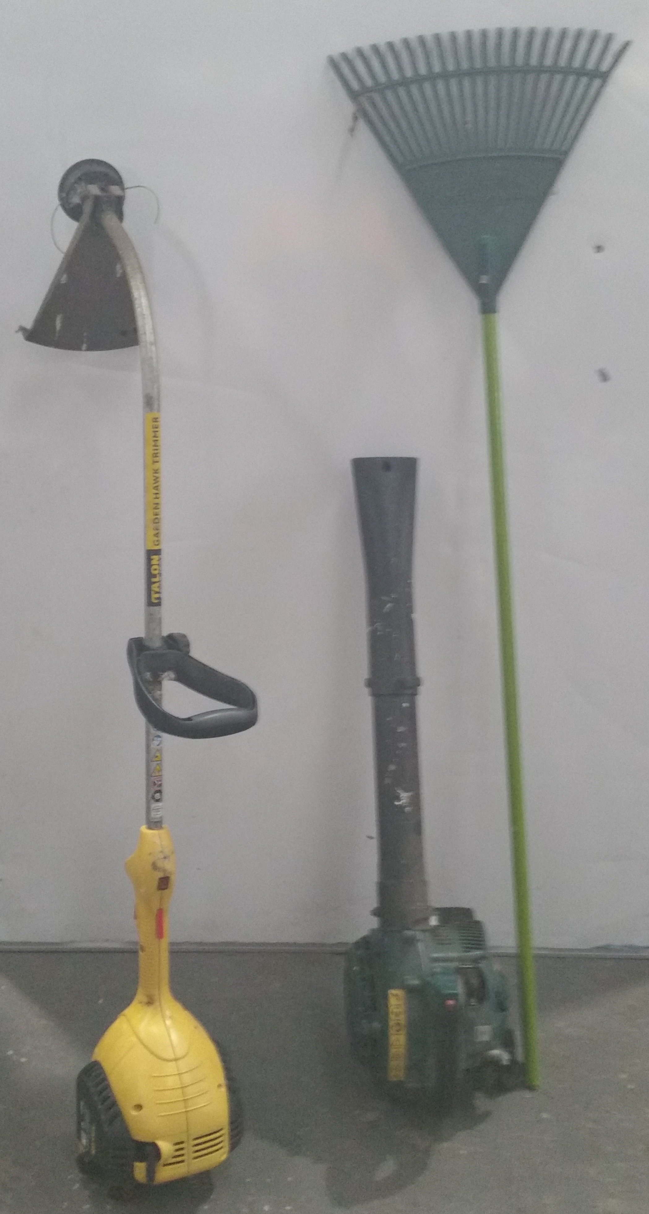 Talon Garden Hawk Trimmer, Gardenline Lot 962947 ALLBIDS