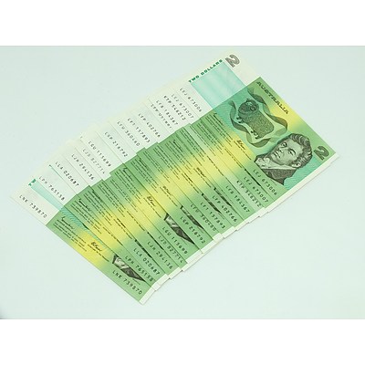 Fifteen Two Dollar ($2) Australian Notes R89 Johnston/ Fraser Signatures
