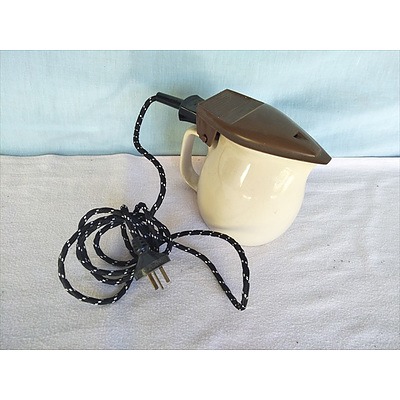 Vintage Kambrook kettle