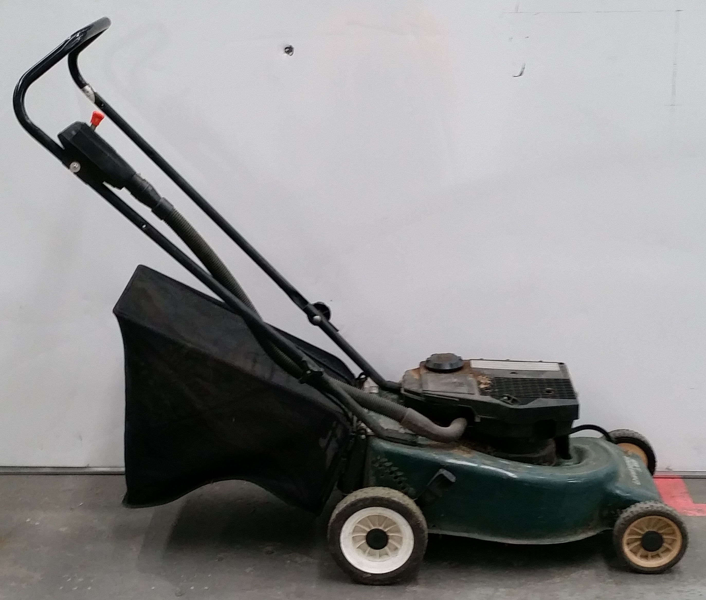 Lawnkeeper by Victa Lawnmower Lot 957530 ALLBIDS